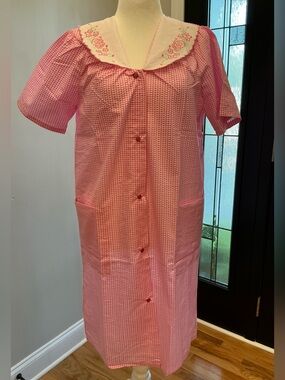 Vintage Dream Crest Gingham Duster / House Dress